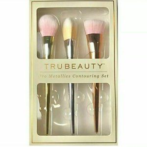 Set of 3 Large Contour Makeup Brushes